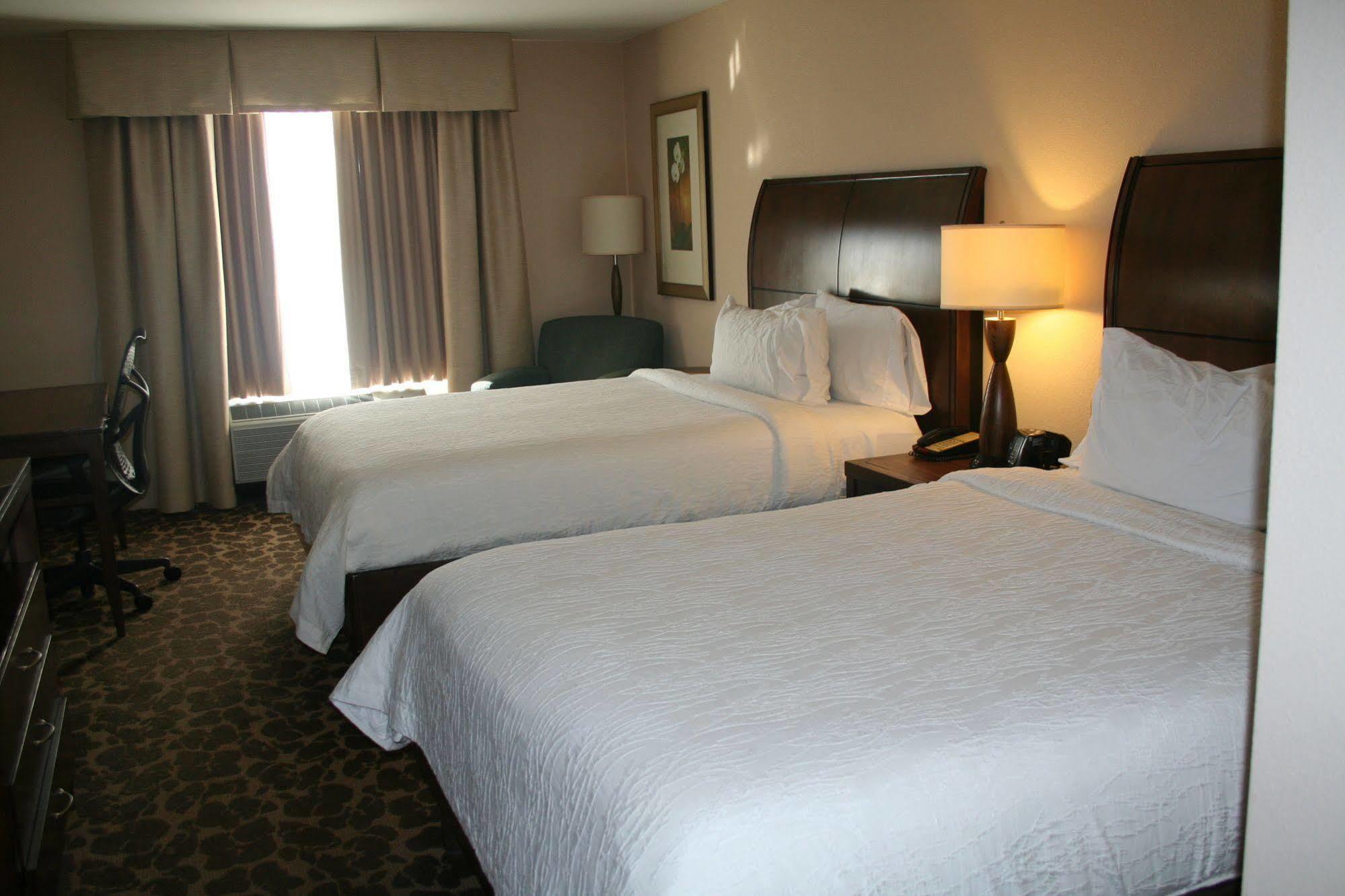 Hilton Garden Inn Charlotte/Конкорд Экстерьер фото