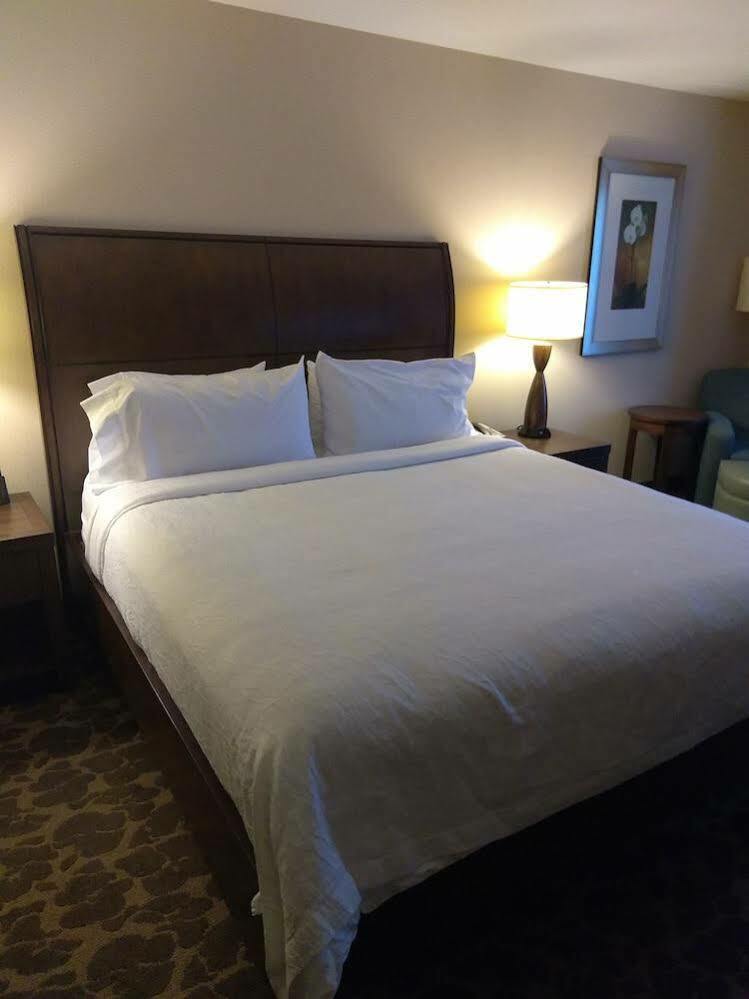Hilton Garden Inn Charlotte/Конкорд Экстерьер фото