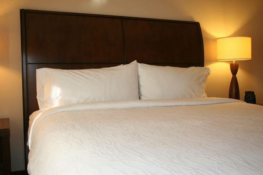 Hilton Garden Inn Charlotte/Конкорд Экстерьер фото